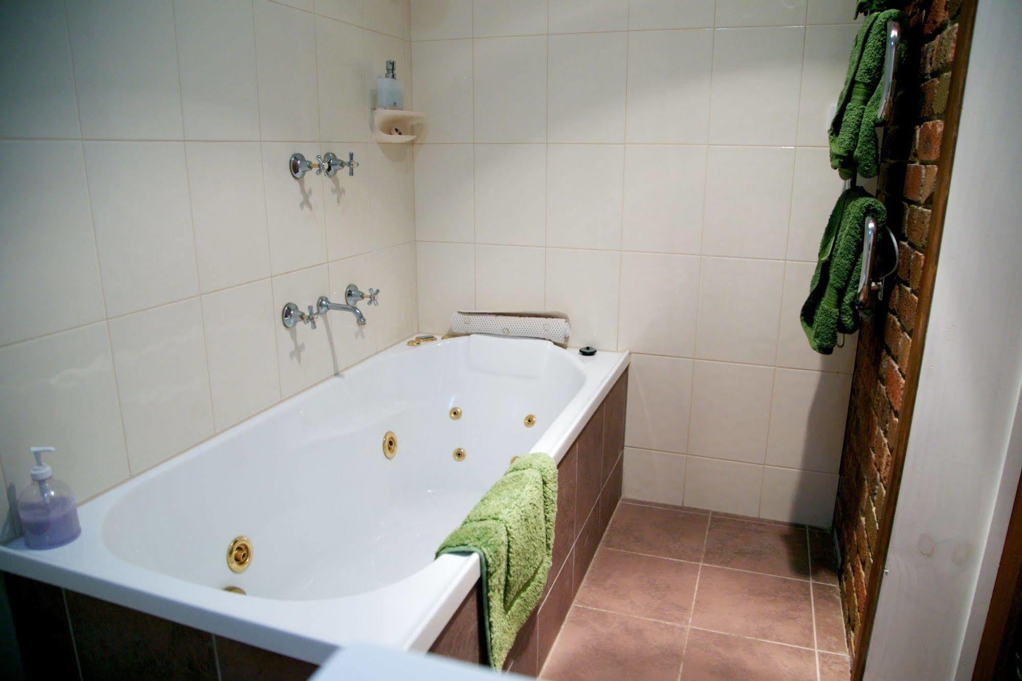 Motel Holly Lane Mews Yarra Glen Zewnętrze zdjęcie